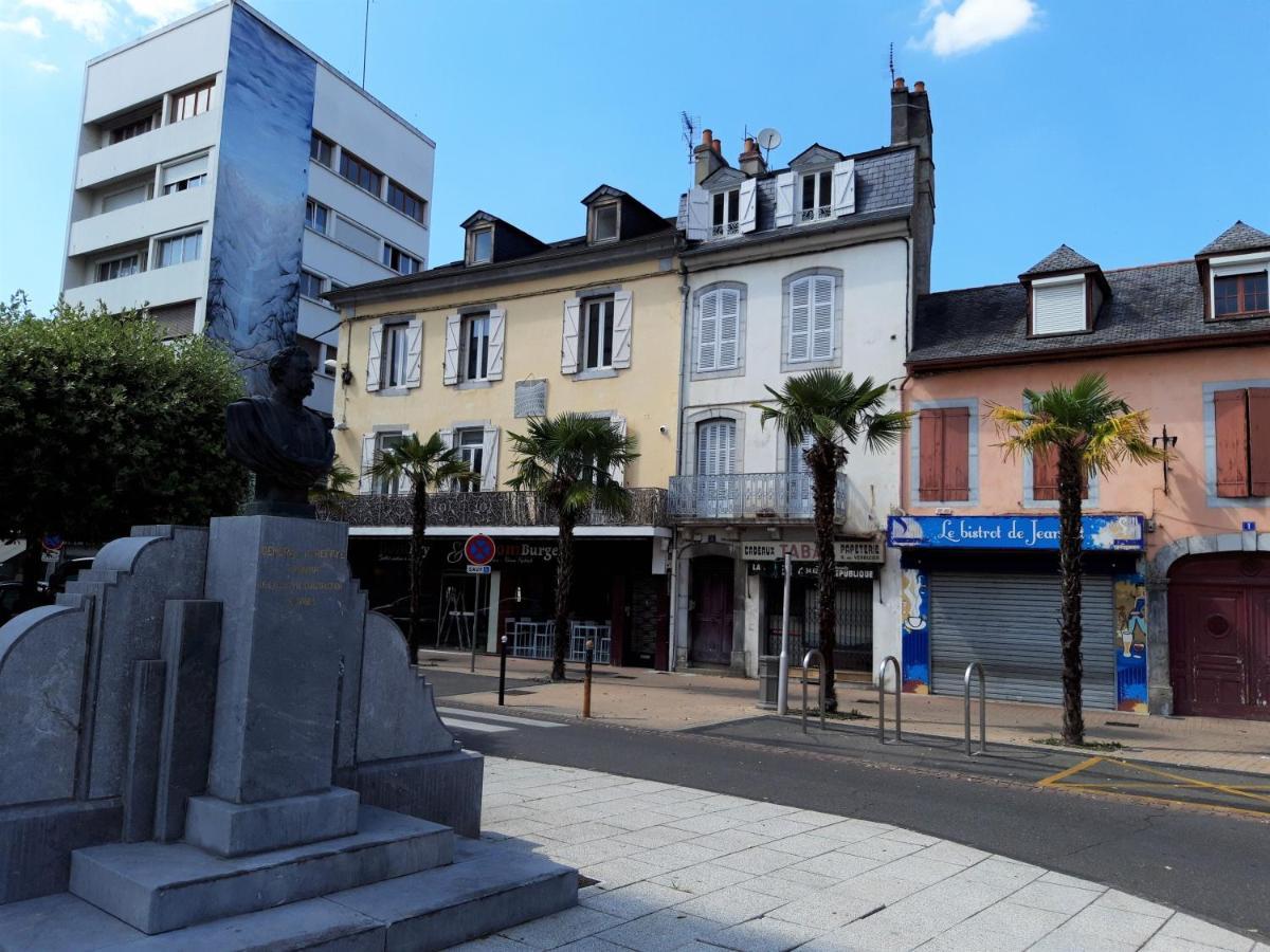 Appartement Hypercentre Tarbes - 2 Grandes Chambres エクステリア 写真