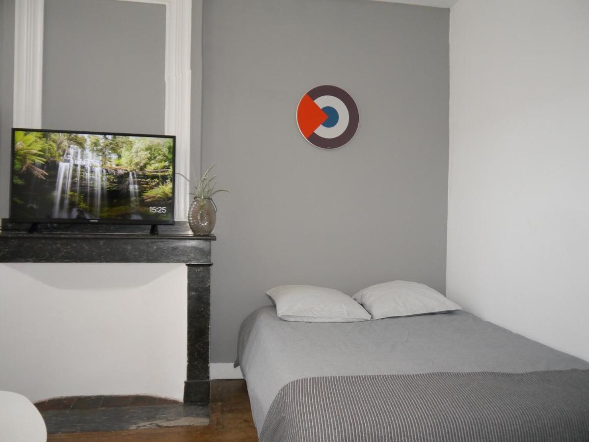 Appartement Hypercentre Tarbes - 2 Grandes Chambres エクステリア 写真